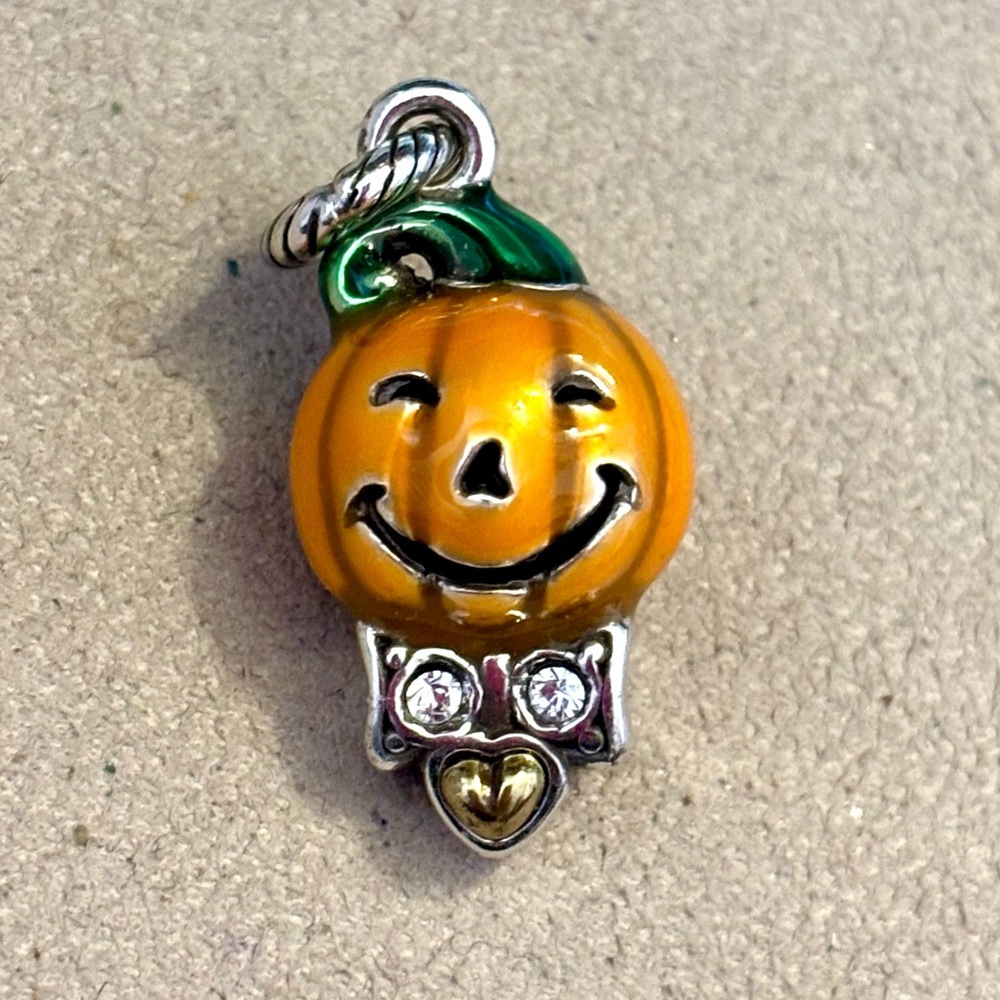 🎃Listing! 🆕 Brighton Jack O’Lantern charm Halloween pumpkin w crystal bow tie